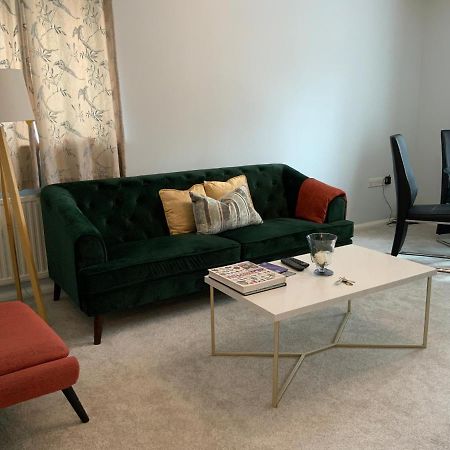 2 Bedroom Apartment Near Southfields London Exterior photo