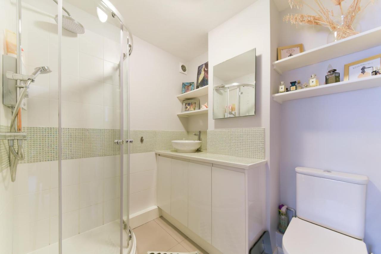2 Bedroom Apartment Near Southfields London Exterior photo